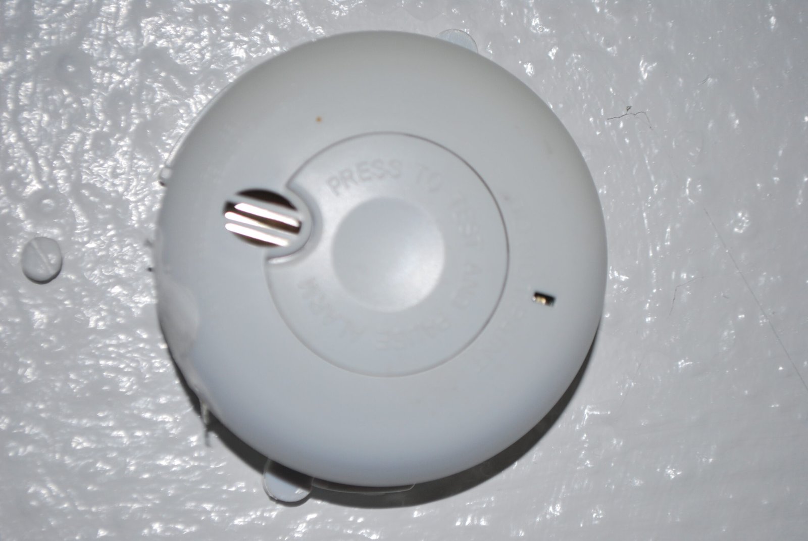 Cannabis and Fire Safety at Home in Canada: Smoking, Vaporizers and Batteries (2026)
